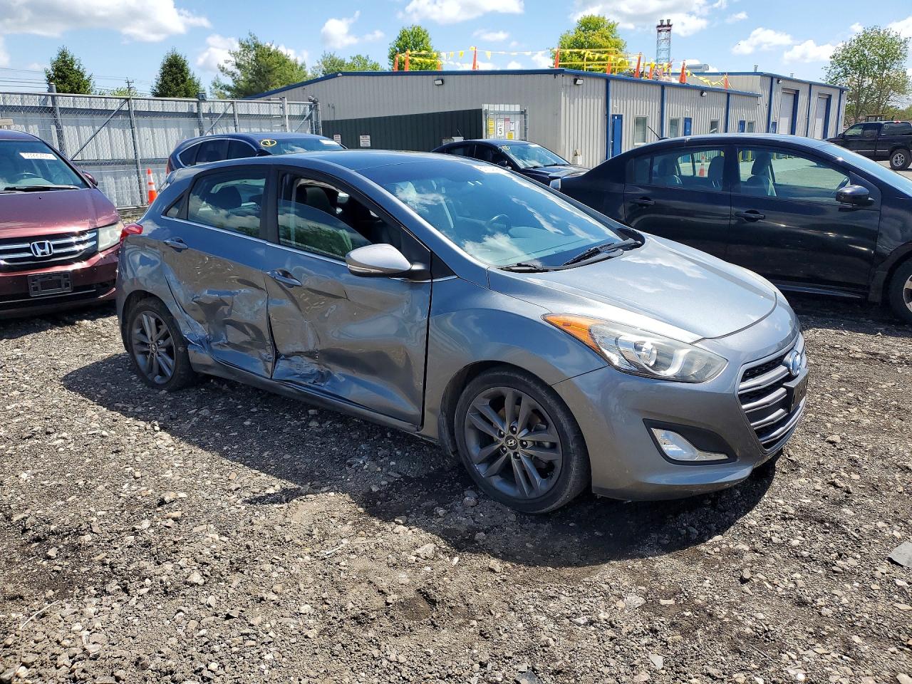 Hyundai ELANTRA Base