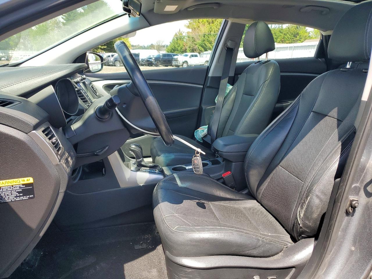 Hyundai ELANTRA Base