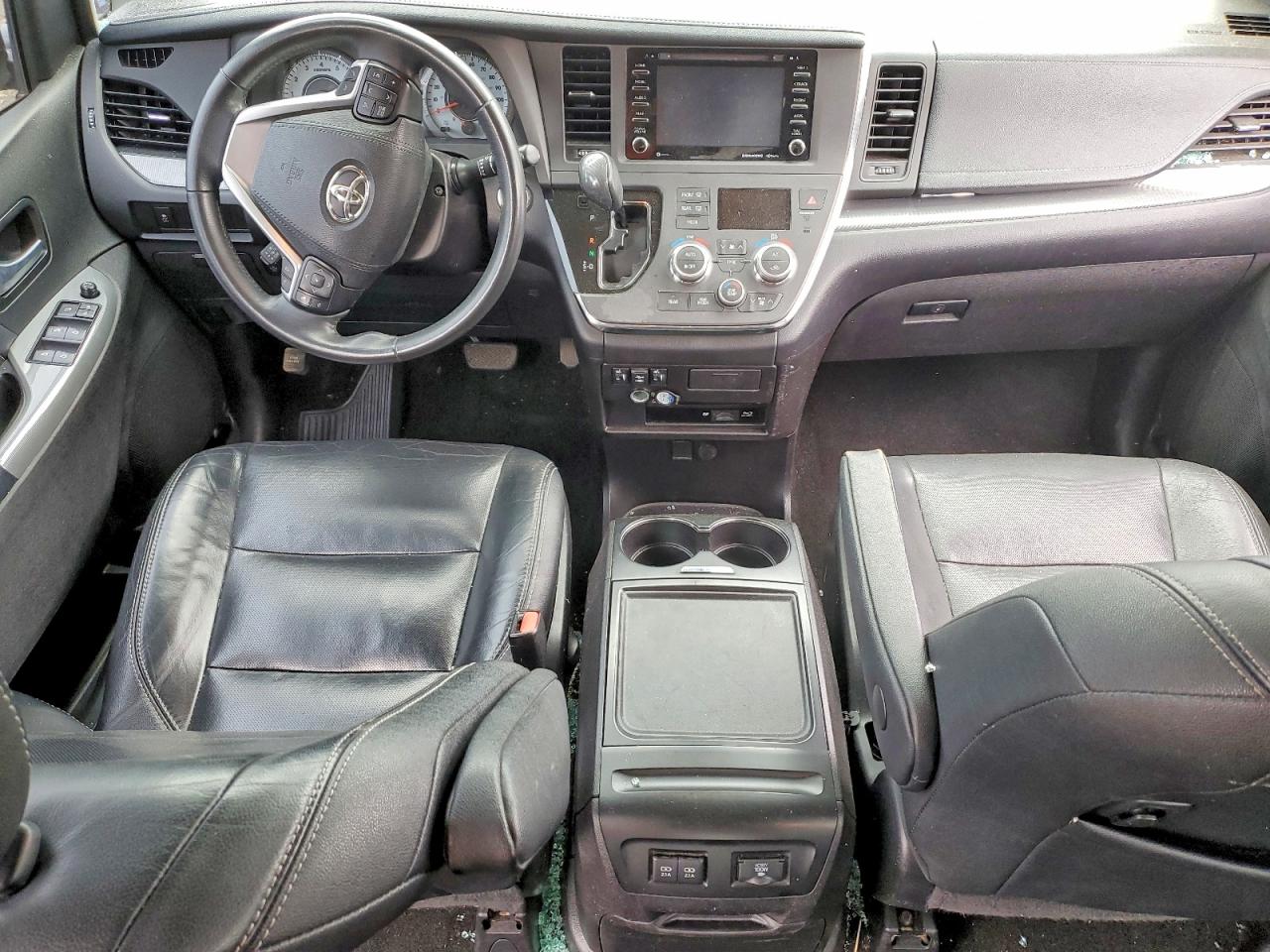 Toyota Sienna Se Premium 8-passenger