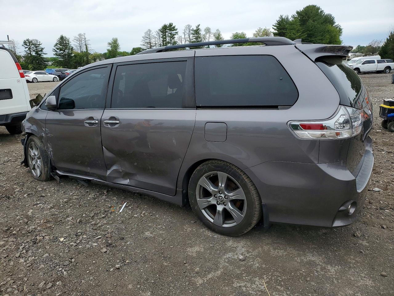 Toyota Sienna Se Premium 8-passenger