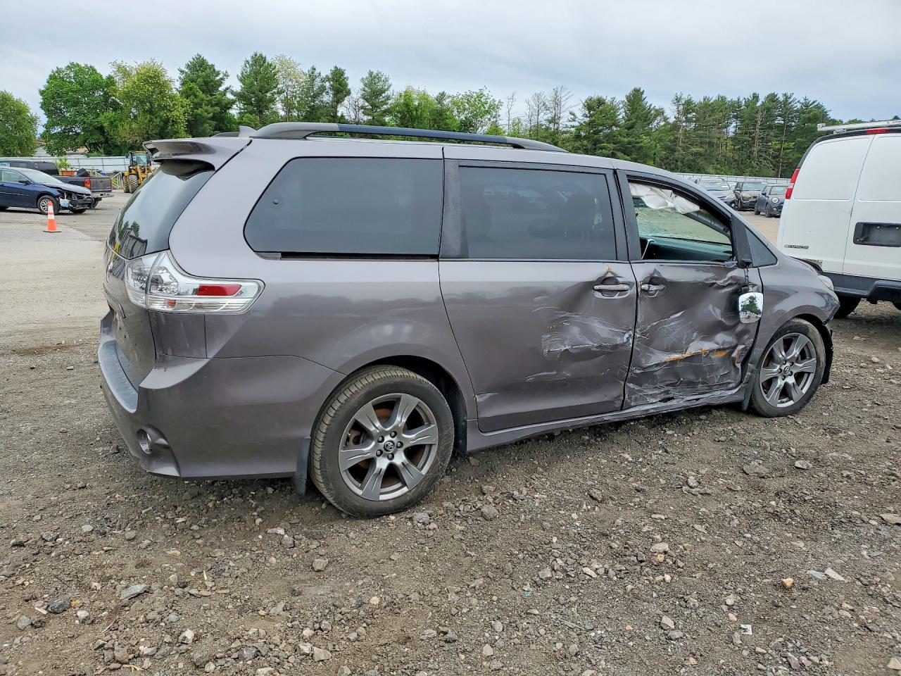 Toyota Sienna Se Premium 8-passenger