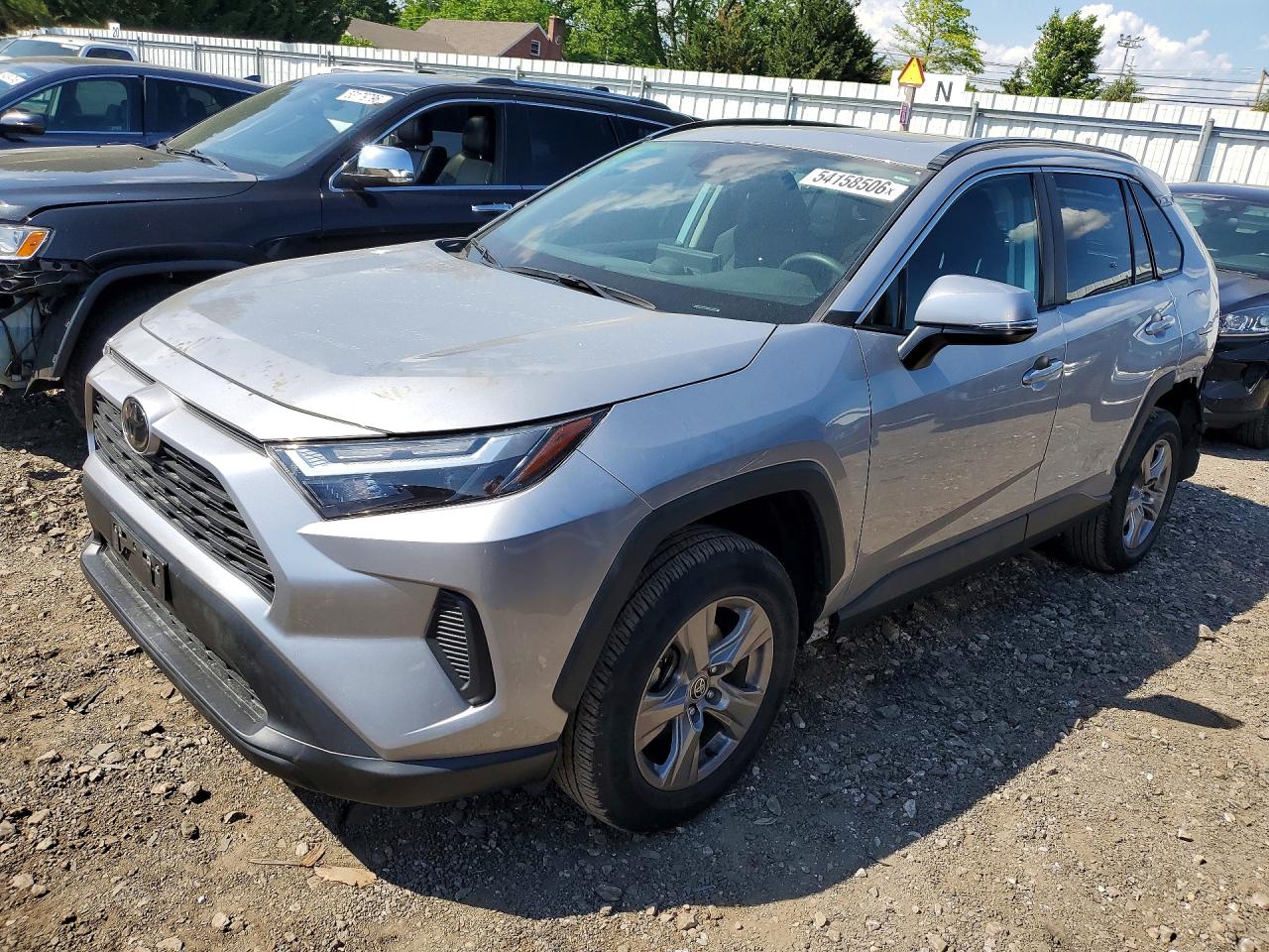 Salvage Toyota RAV4 Image