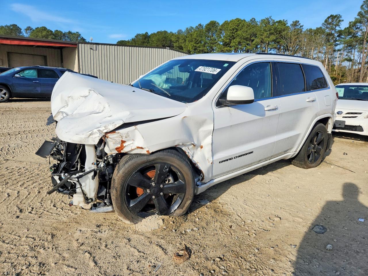 Salvage Jeep Grand Cherokee Image