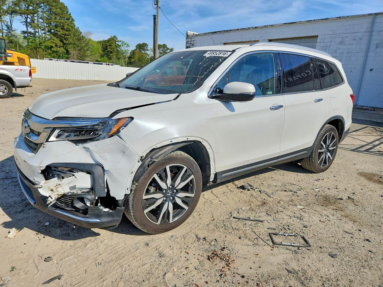 Salvage Honda Pilot Image