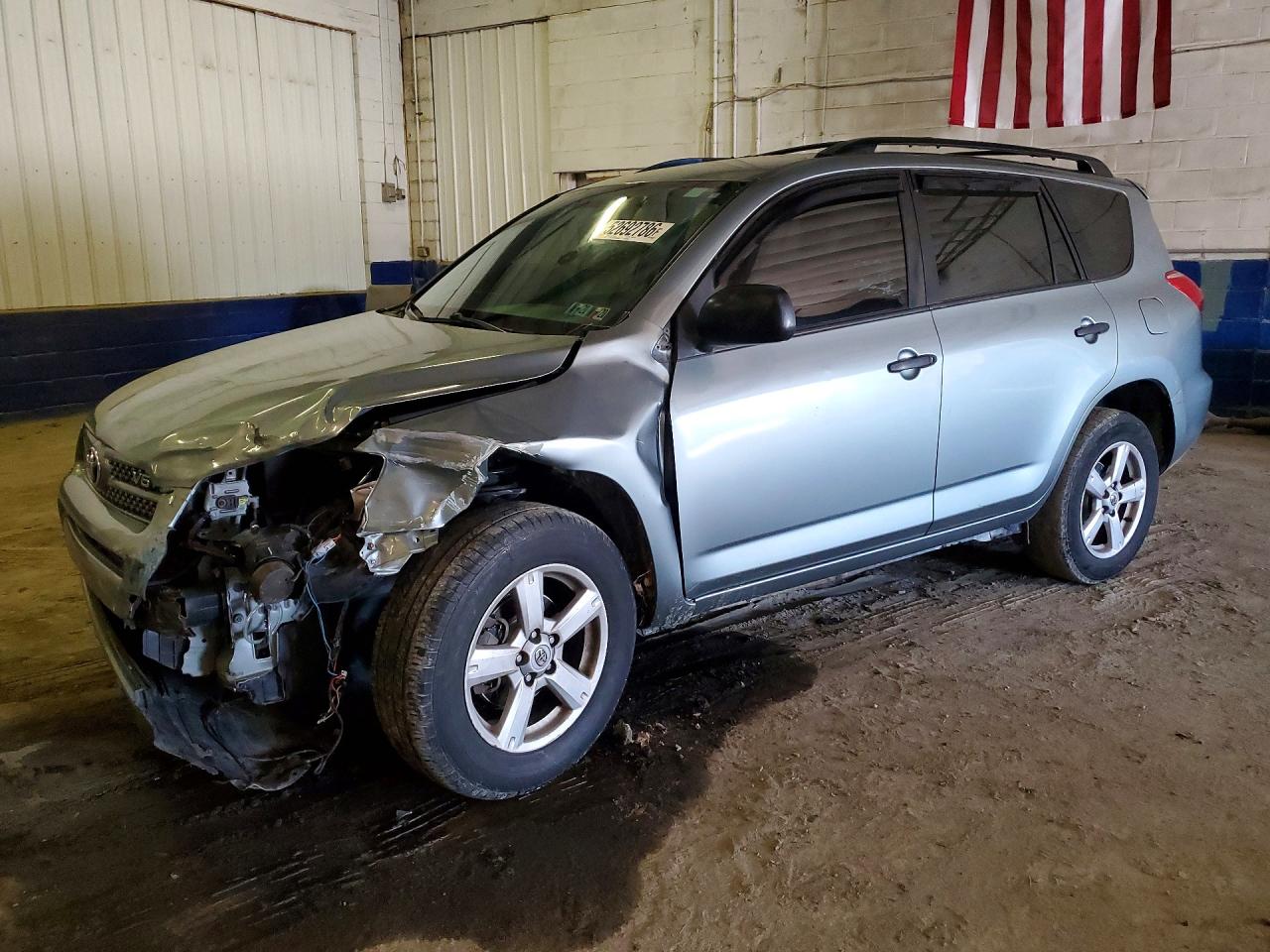Salvage Toyota RAV4 Image