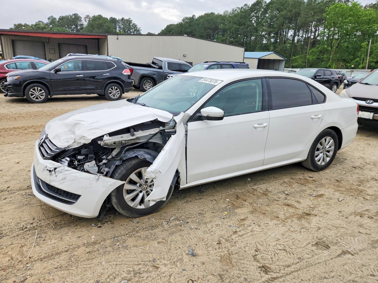 Salvage Volkswagen Passat Image
