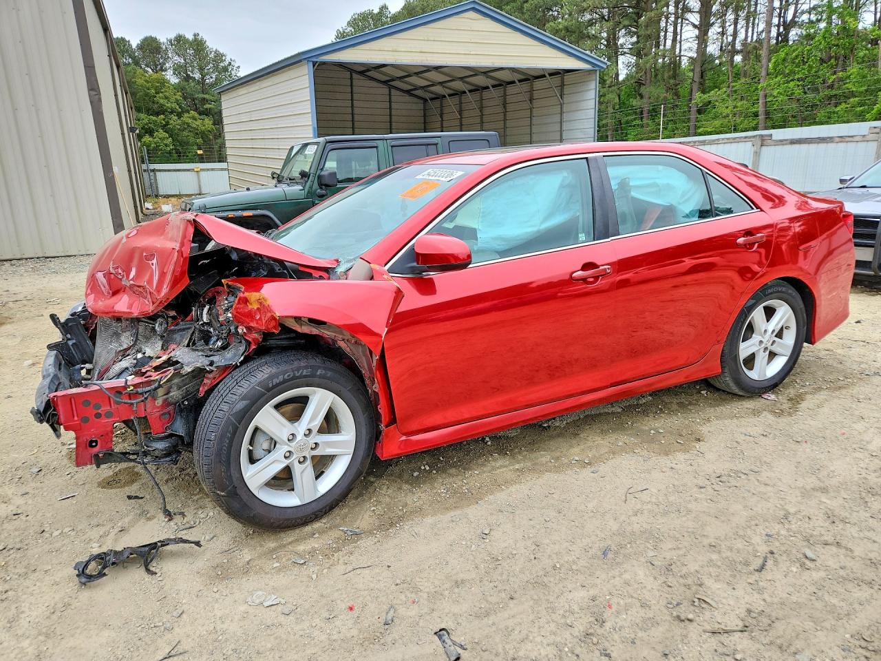Salvage Toyota Camry Image