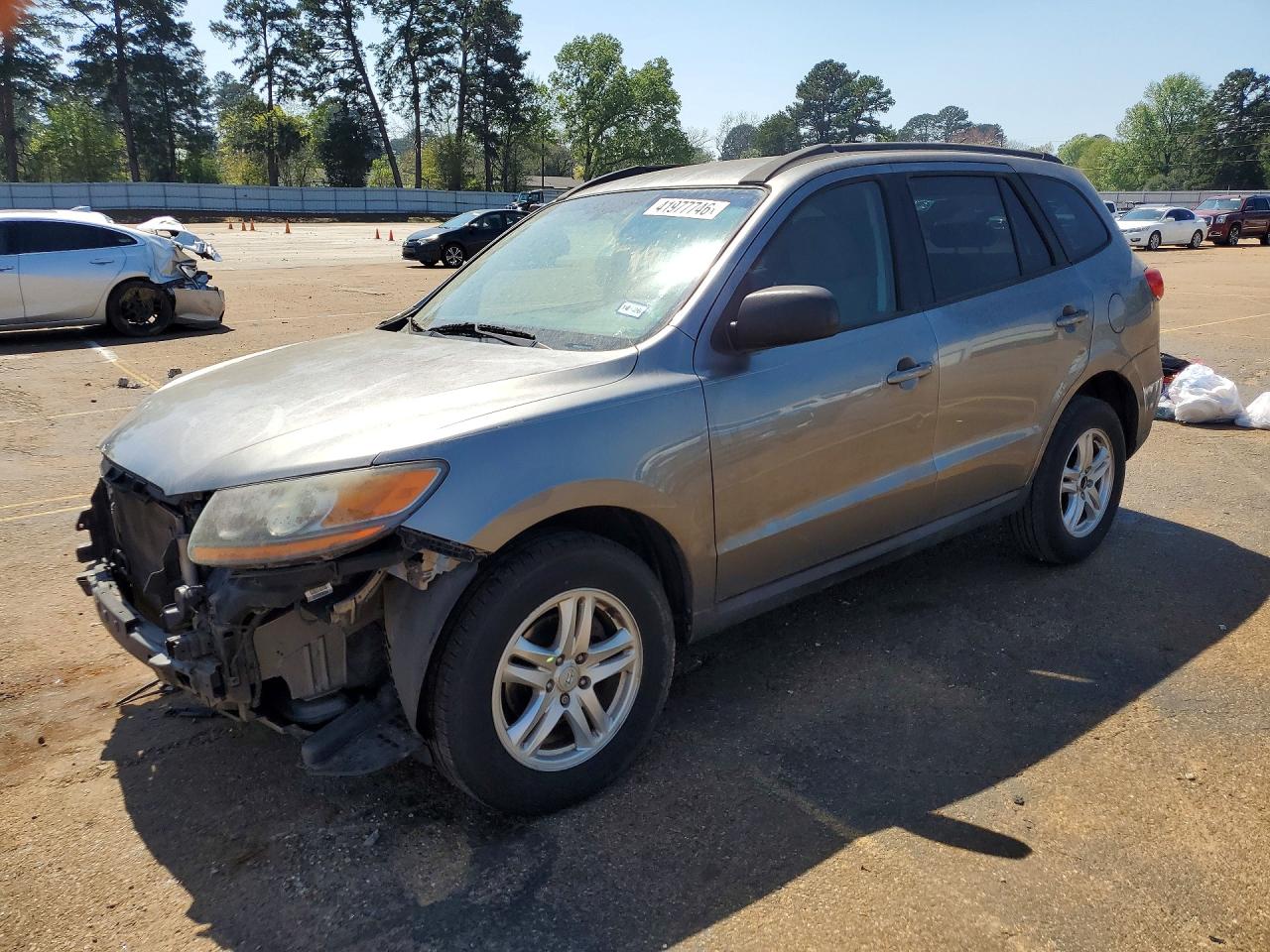Salvage Hyundai SANTA FE Image