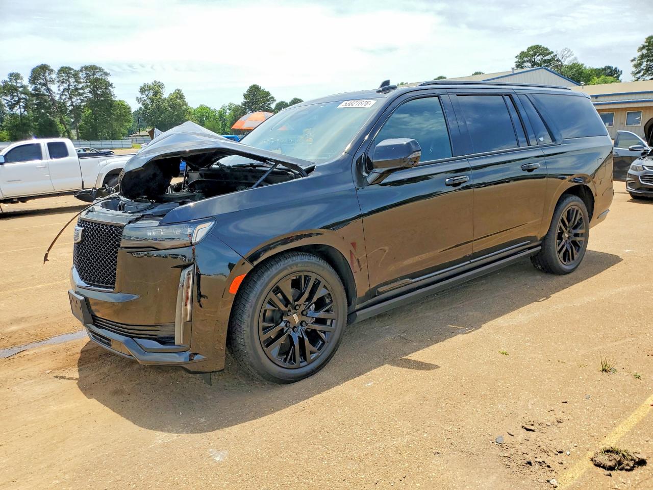 Salvage Cadillac Escalade Image