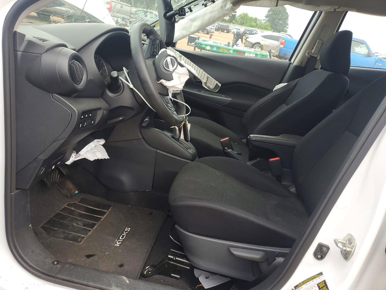 Nissan Kicks Play S