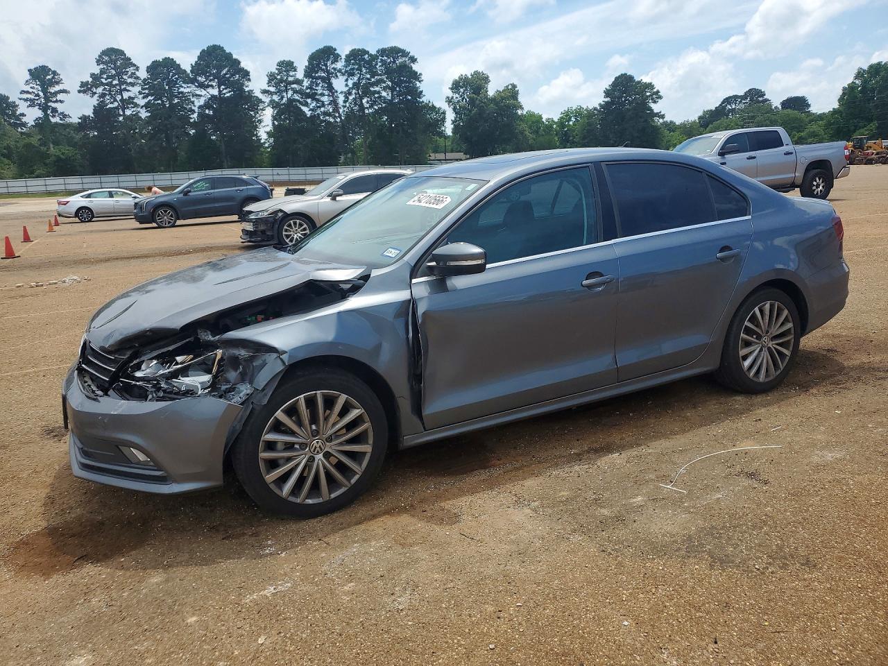 Salvage Volkswagen Jetta Image
