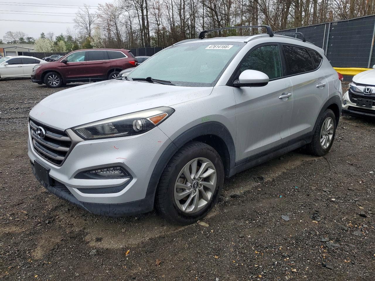 Salvage Hyundai TUCSON Image