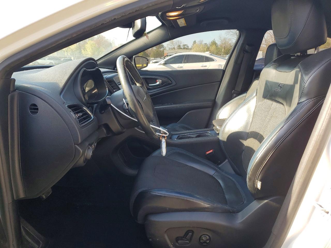 Chrysler 200 S