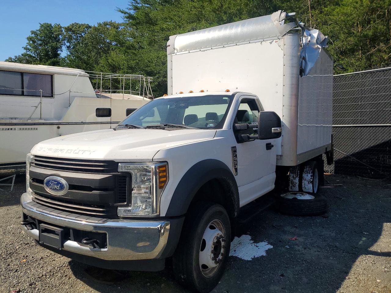 Salvage Ford F-450 Image