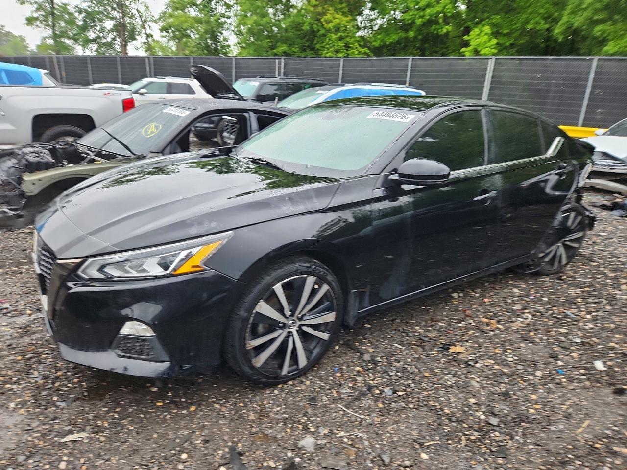 Salvage Nissan Altima Image