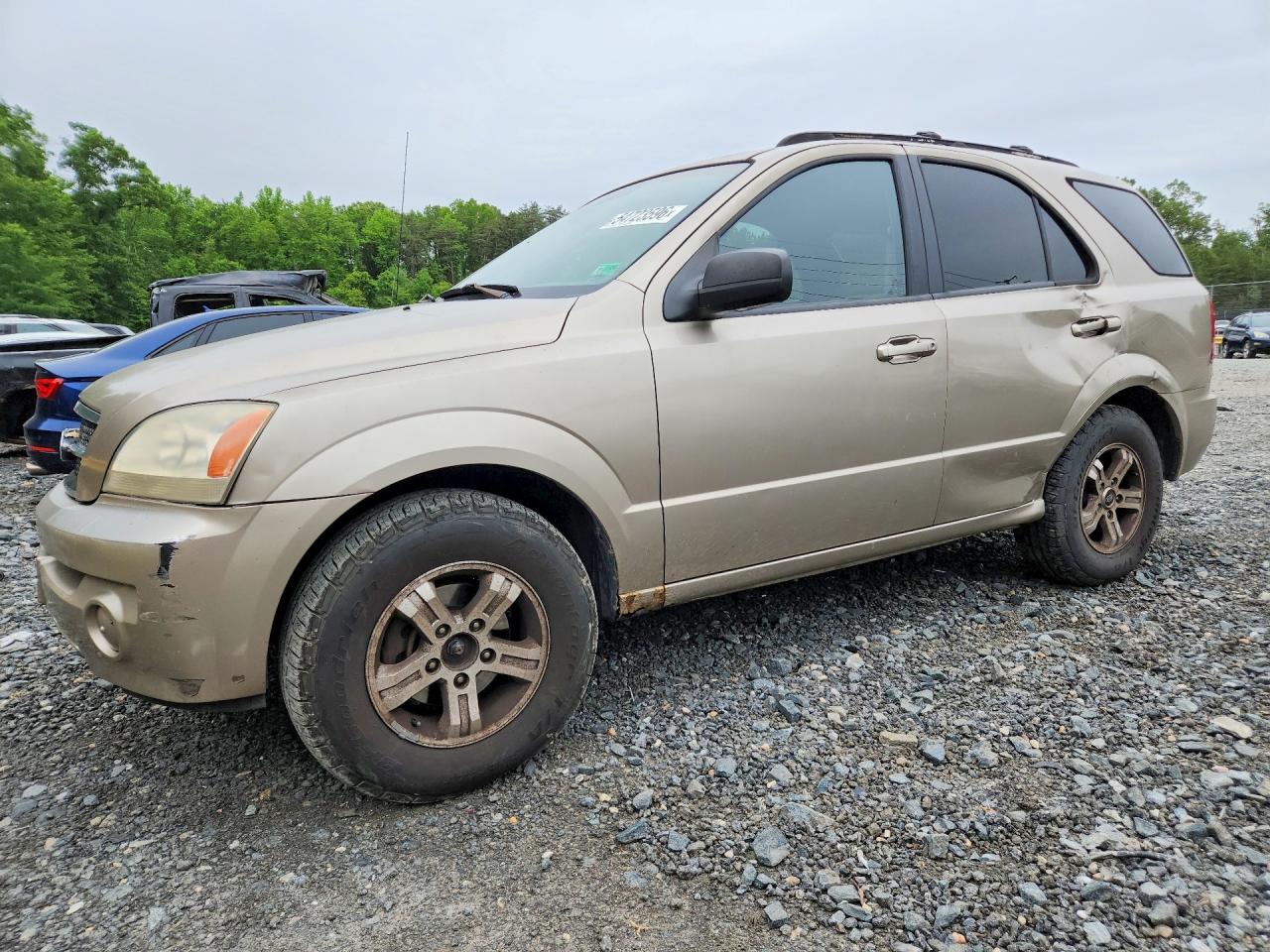 Salvage Kia Sorento Image