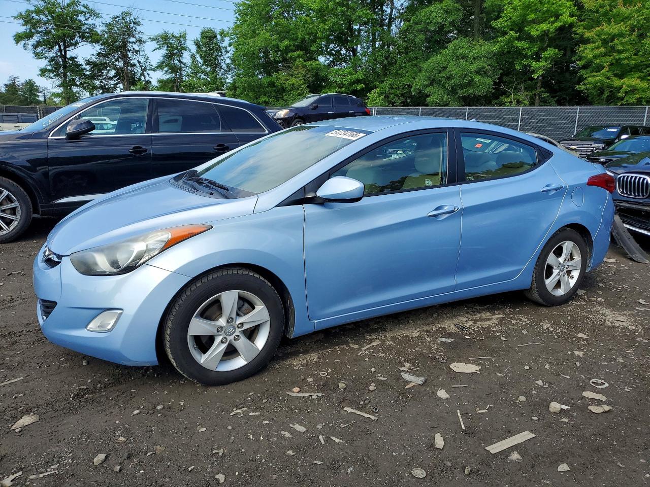 Salvage Hyundai ELANTRA Image