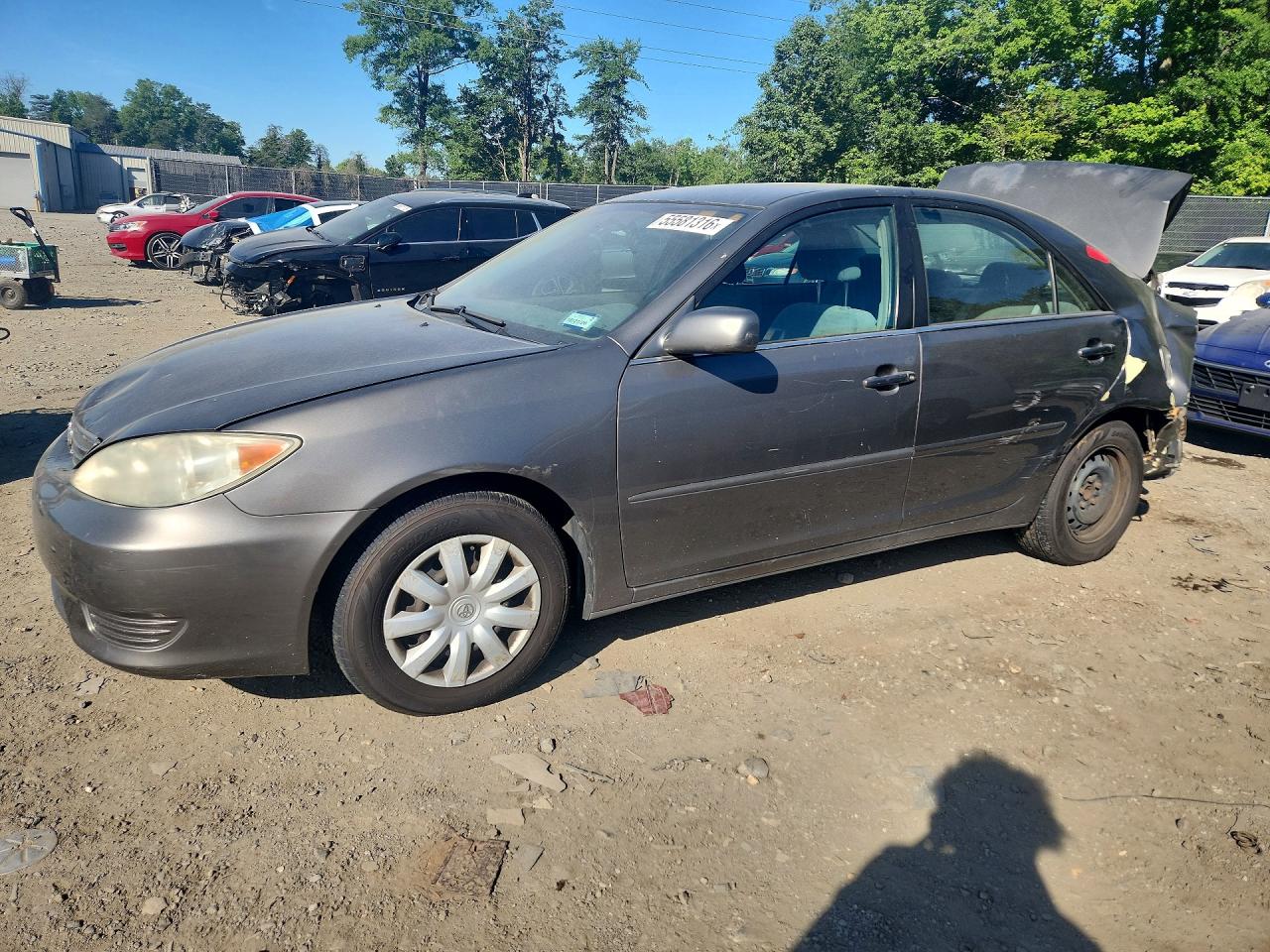 Salvage Toyota Camry Image