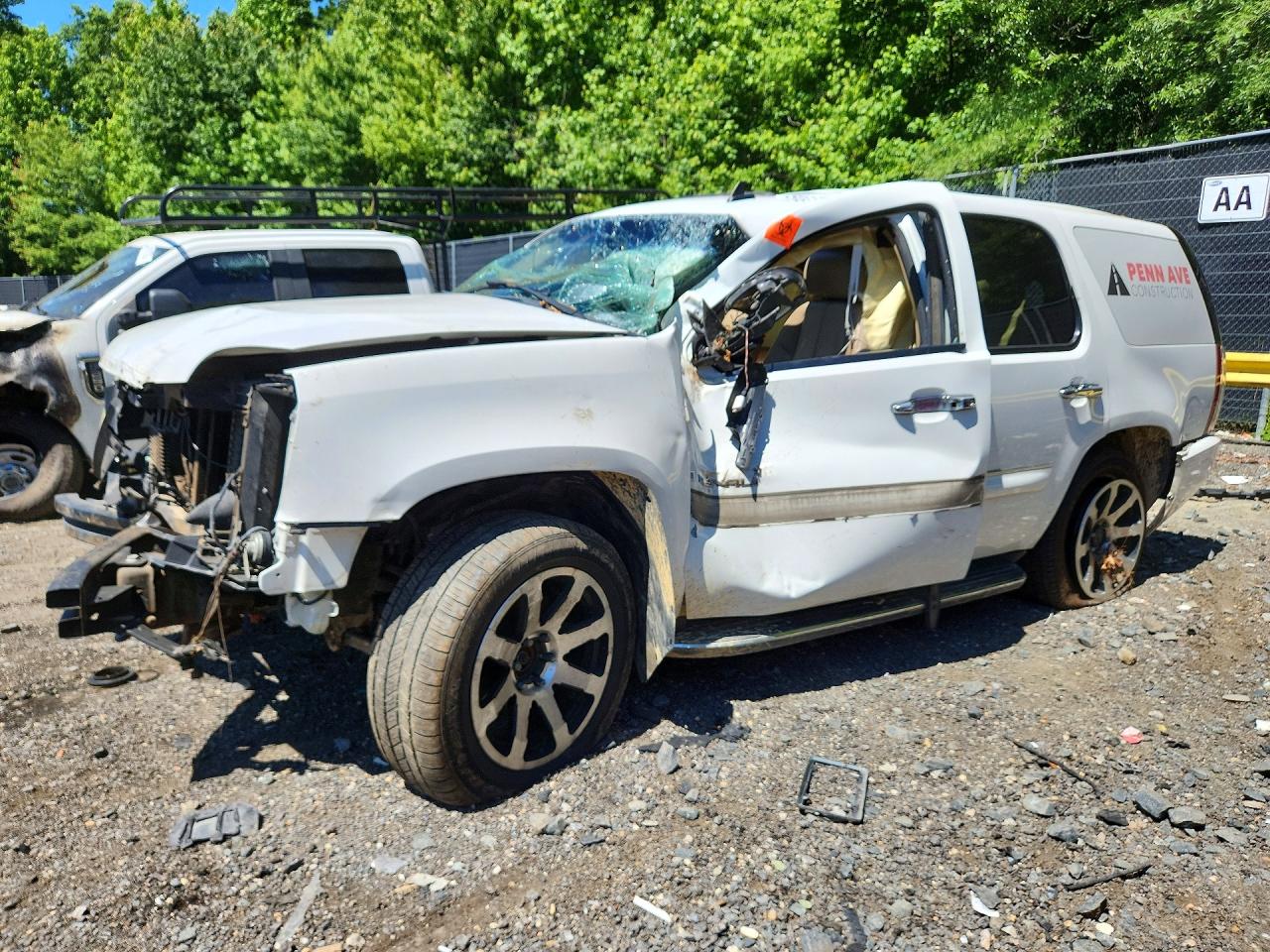 Salvage GMC Yukon Image