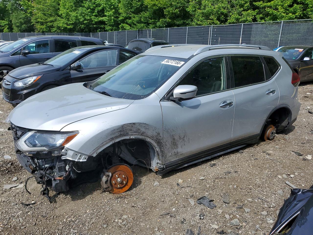 Salvage Nissan Rogue Image