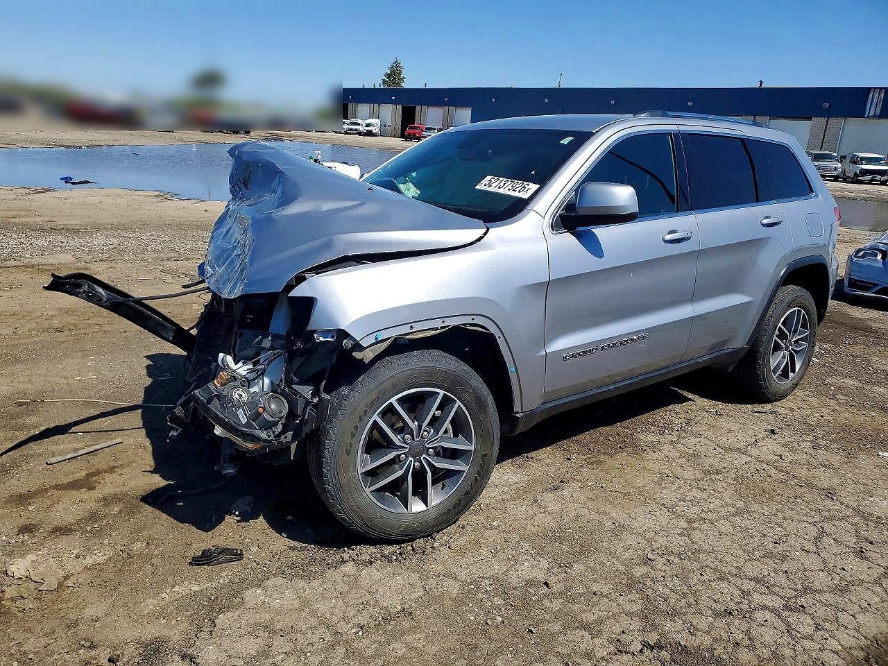 Salvage Jeep Grand Cherokee Image