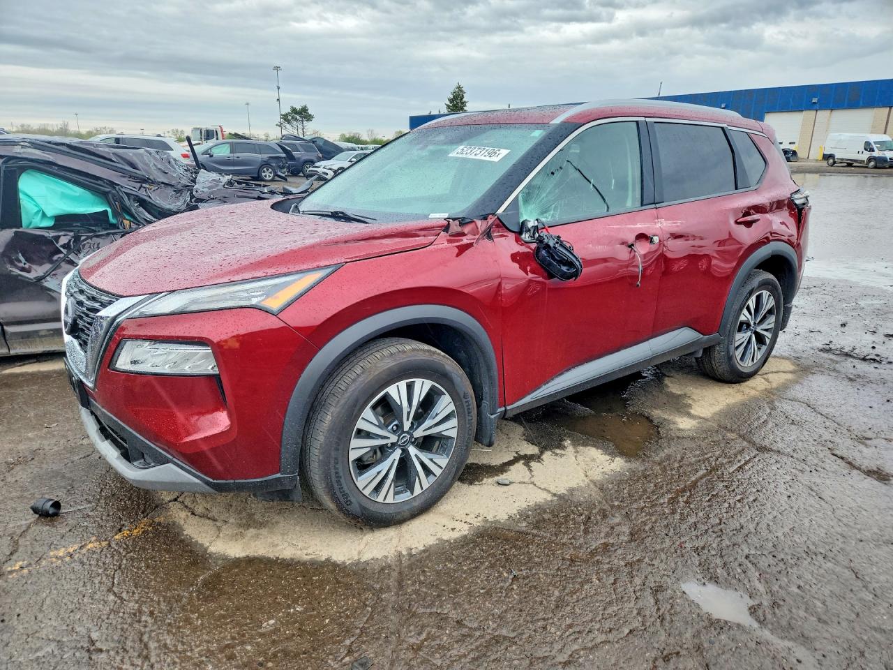 Salvage Nissan Rogue Image