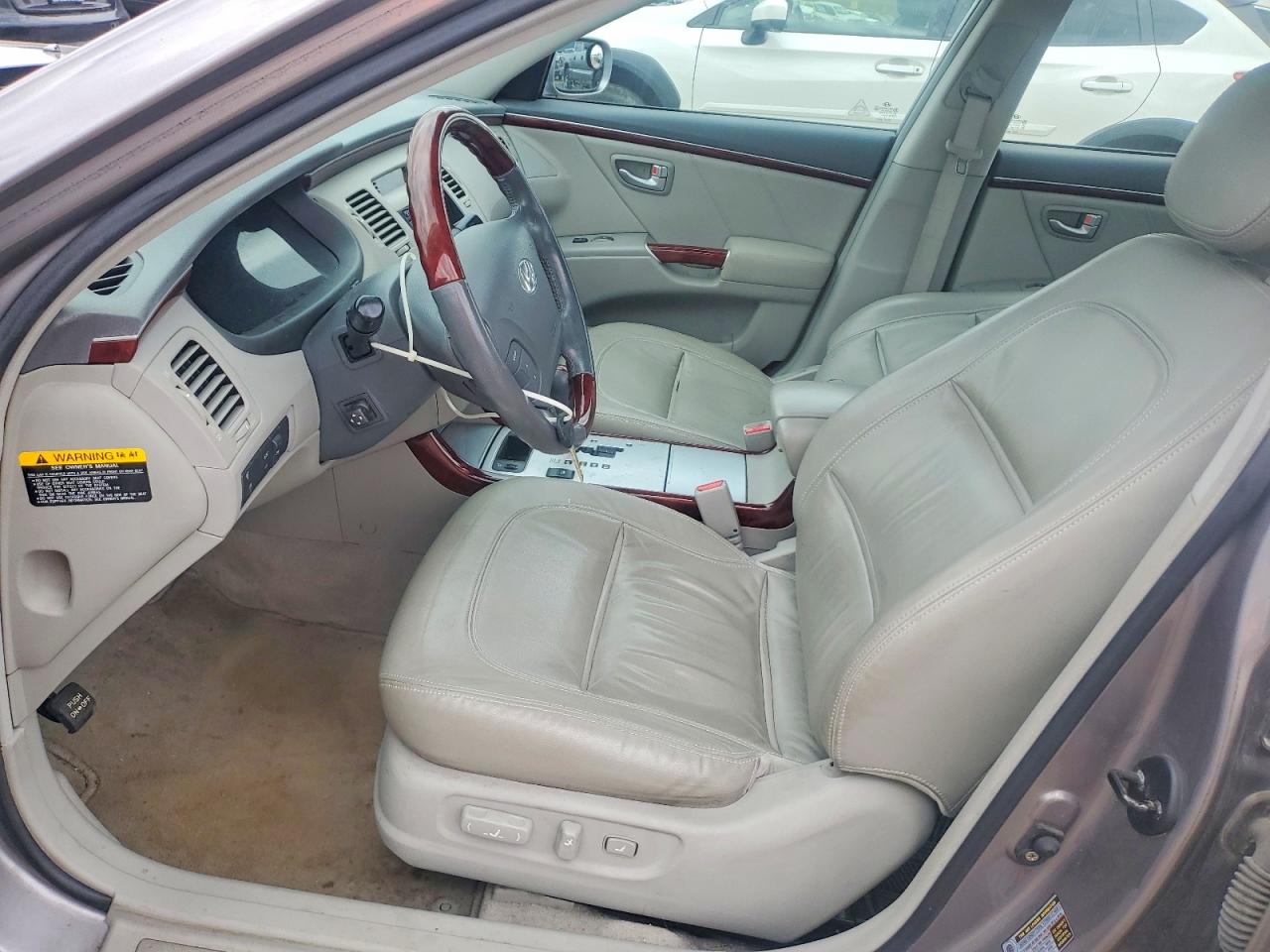 Hyundai Azera Se