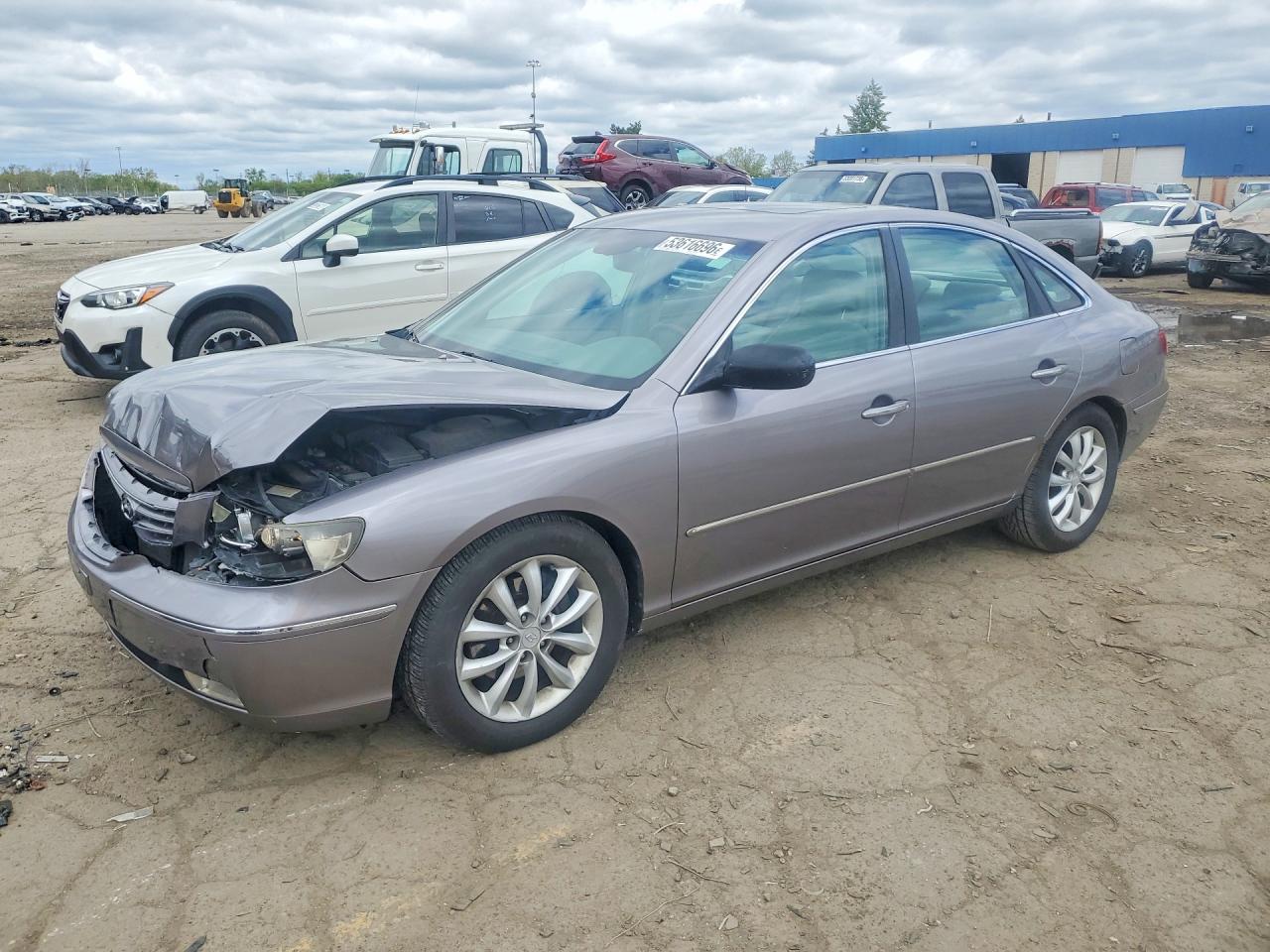 Salvage Hyundai Azera Image