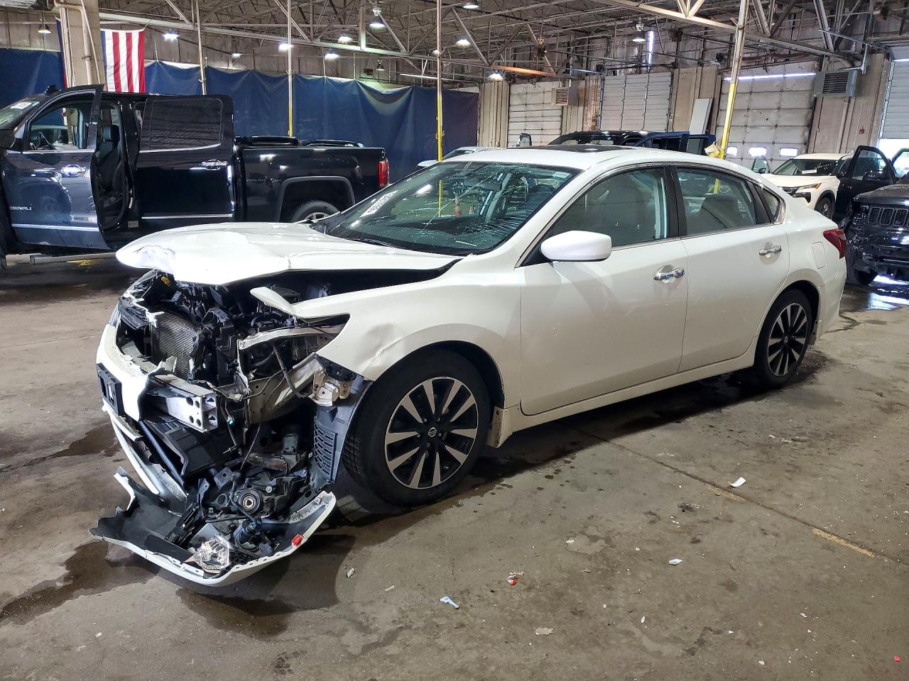 Salvage Nissan Altima Image