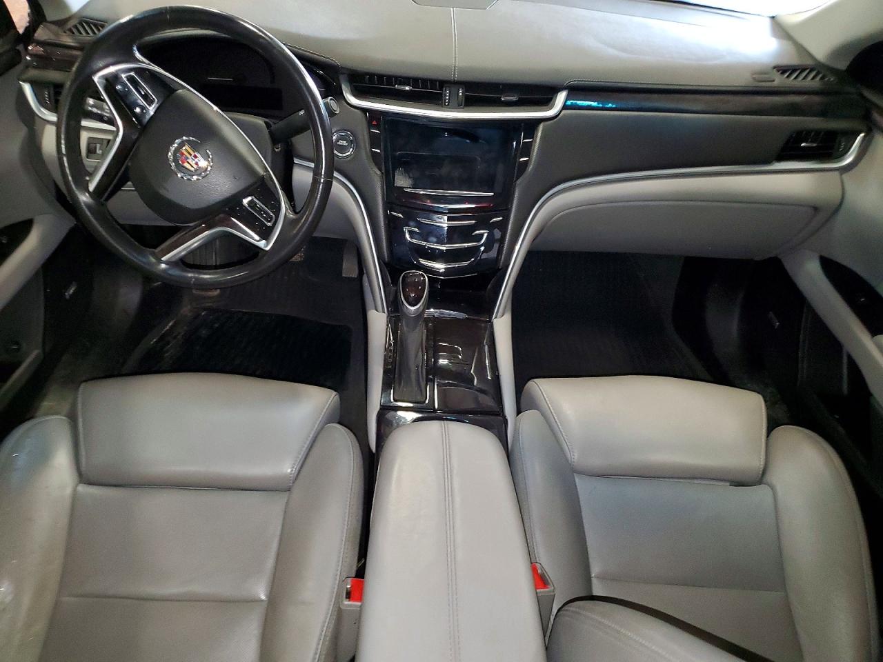 Cadillac XTS Luxury Collection