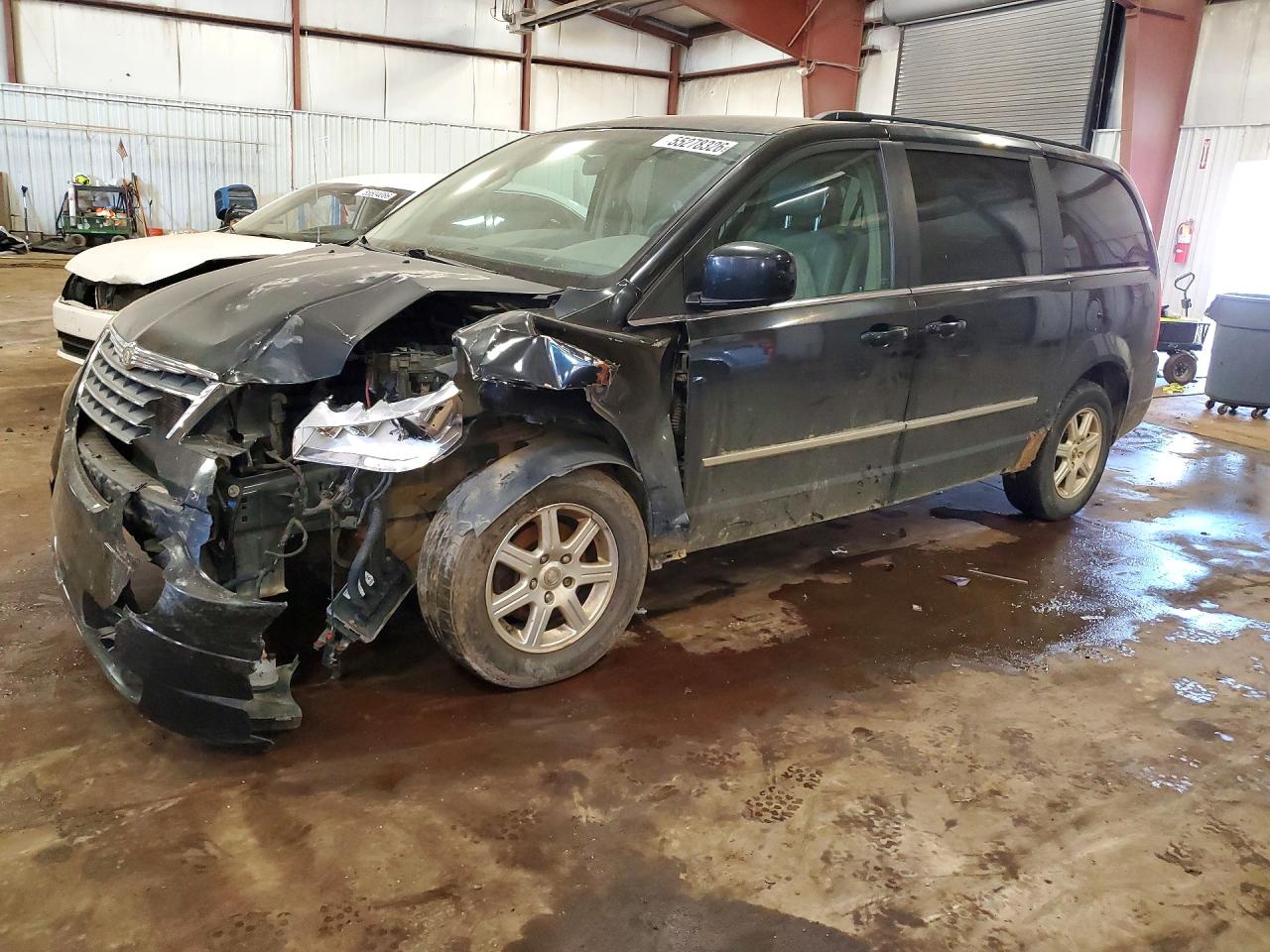 Salvage Chrysler Minivan Image
