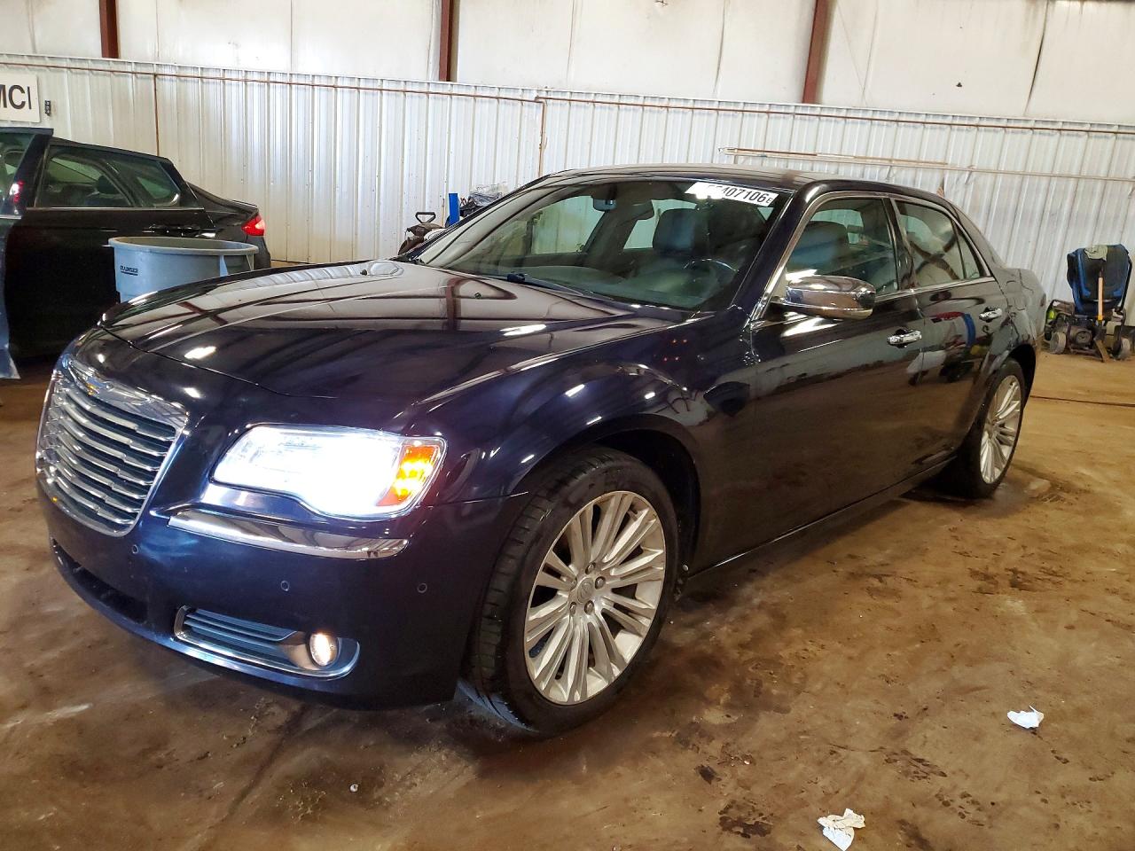 Salvage Chrysler 300 Image