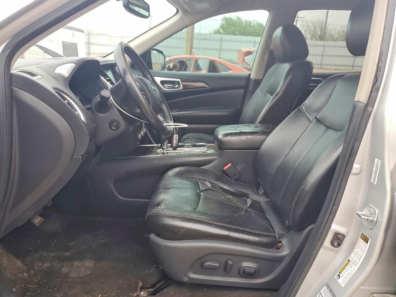 Nissan Pathfinder S
