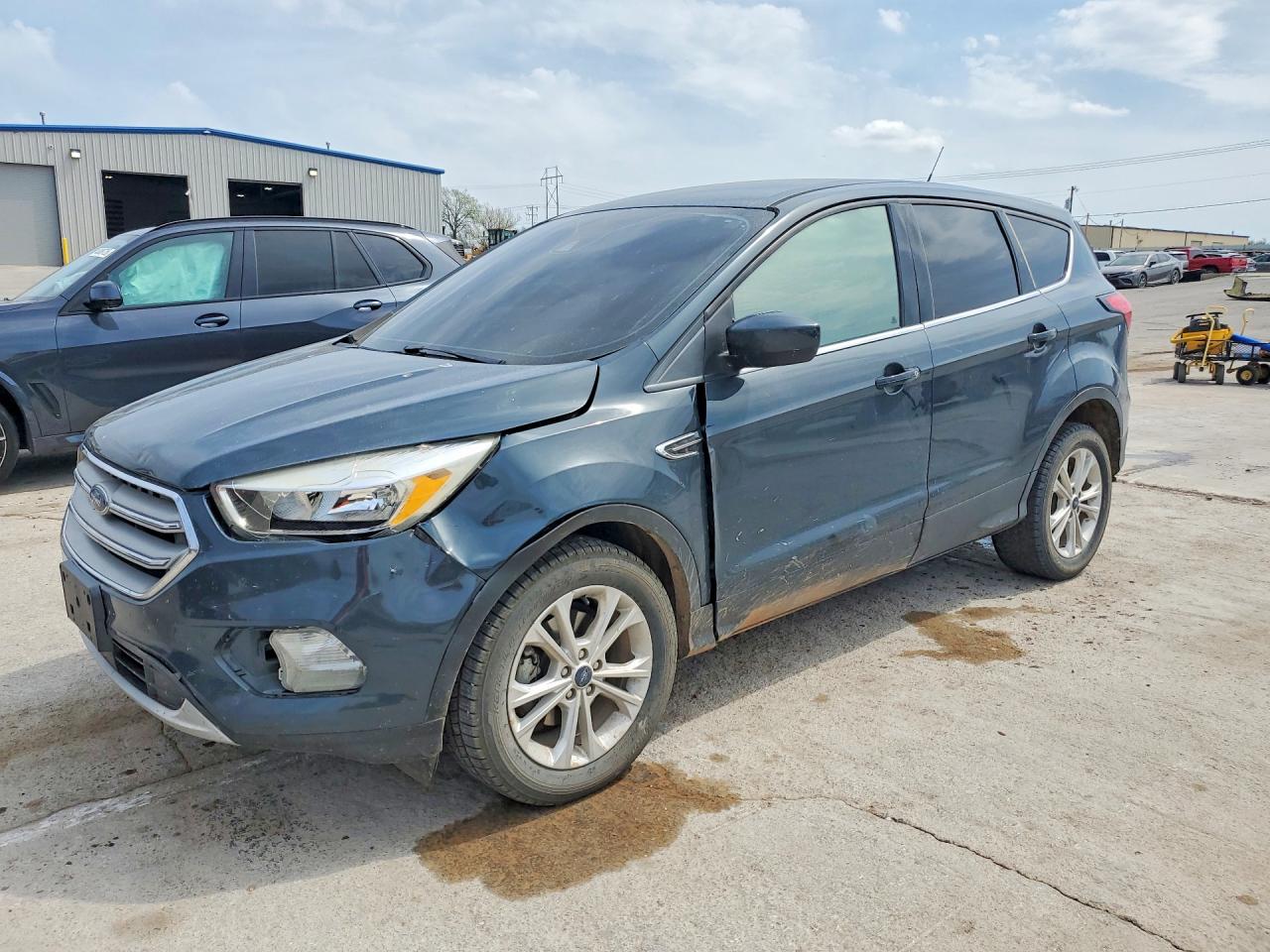 Salvage Ford Escape Image