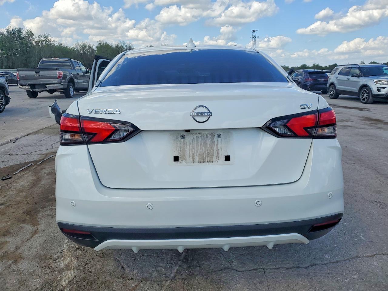 Nissan Versa Sv