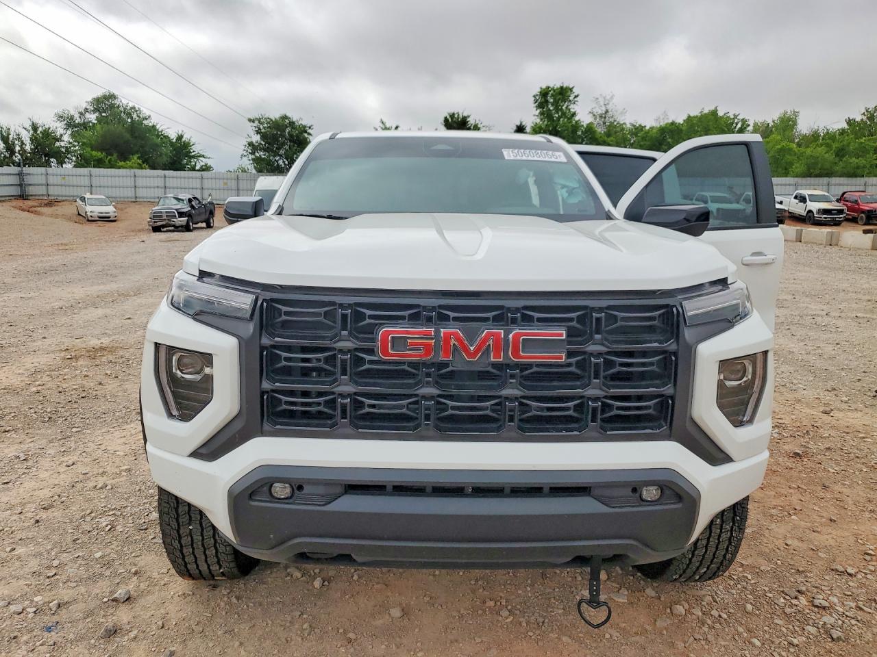 GMC Canyon Elevation