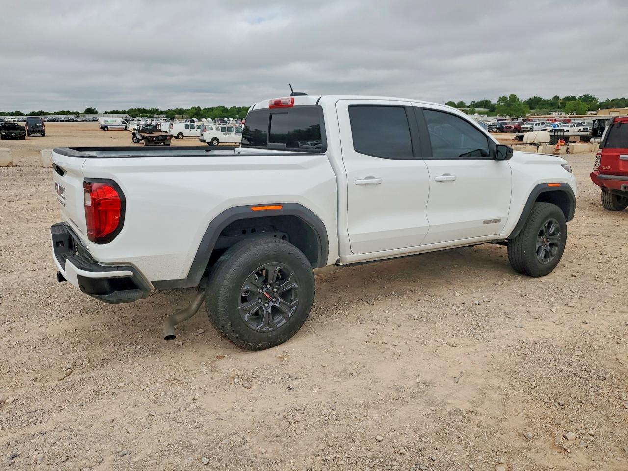 GMC Canyon Elevation