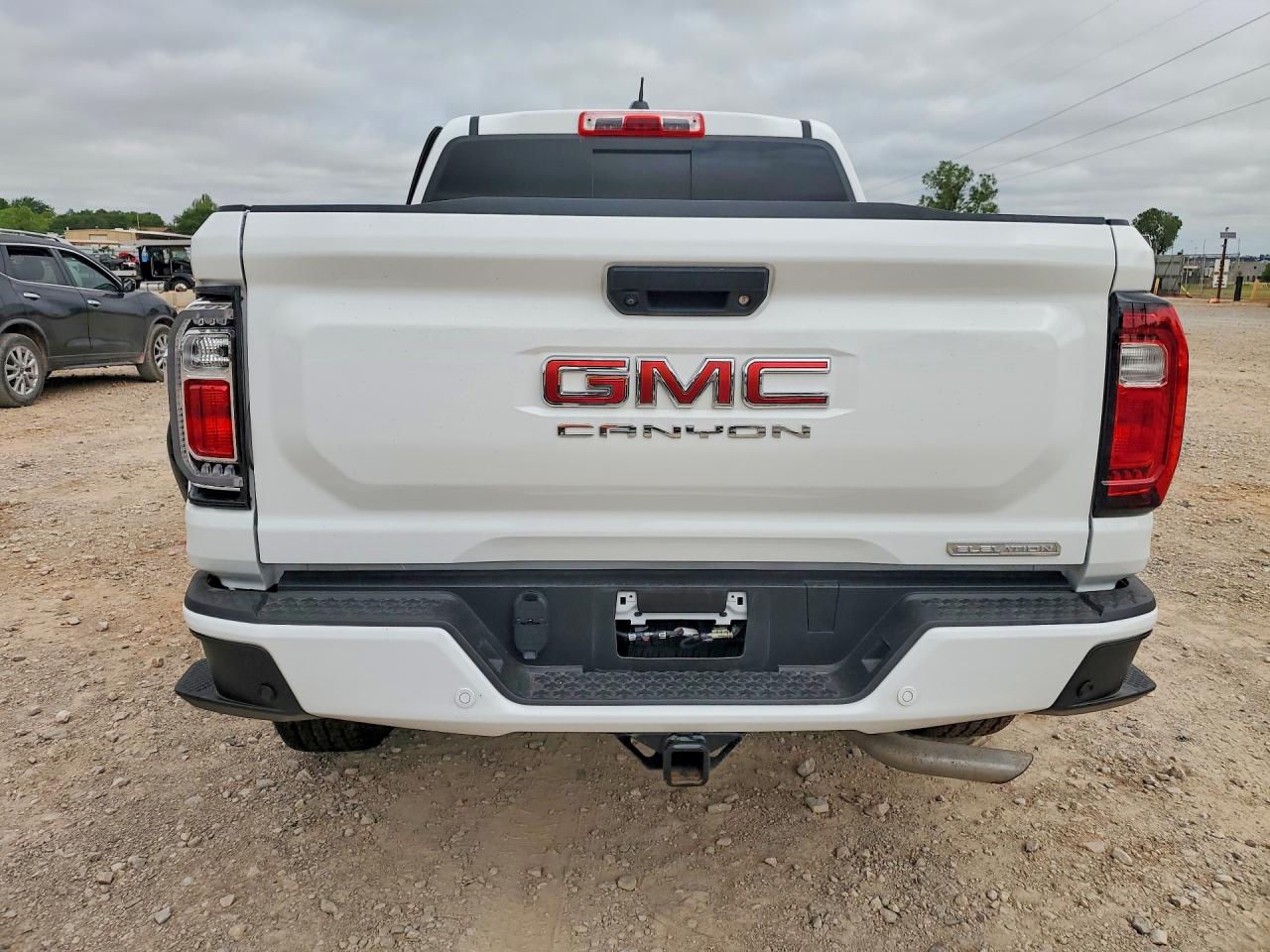 GMC Canyon Elevation