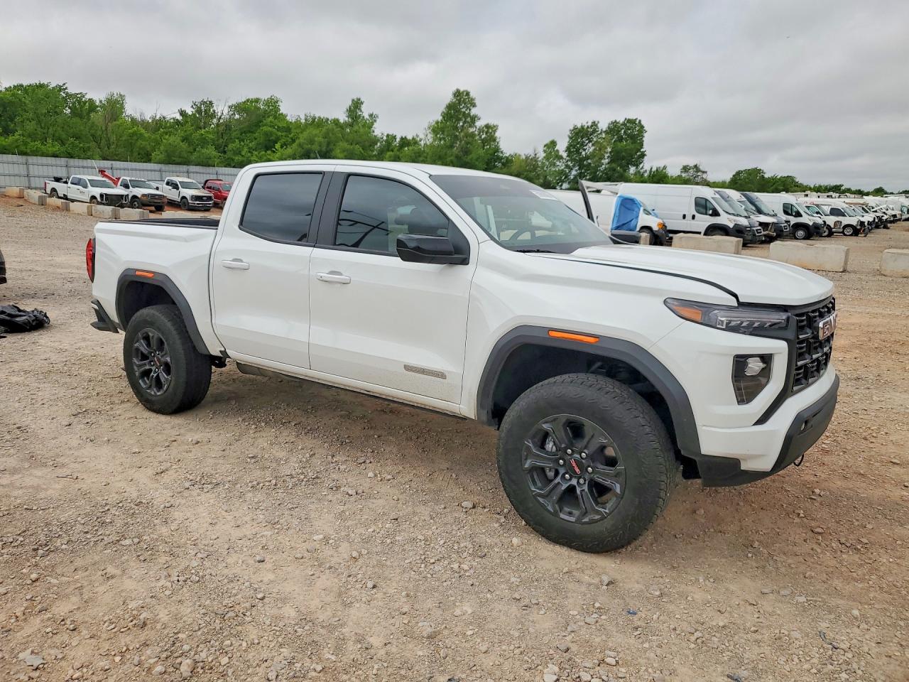 GMC Canyon Elevation