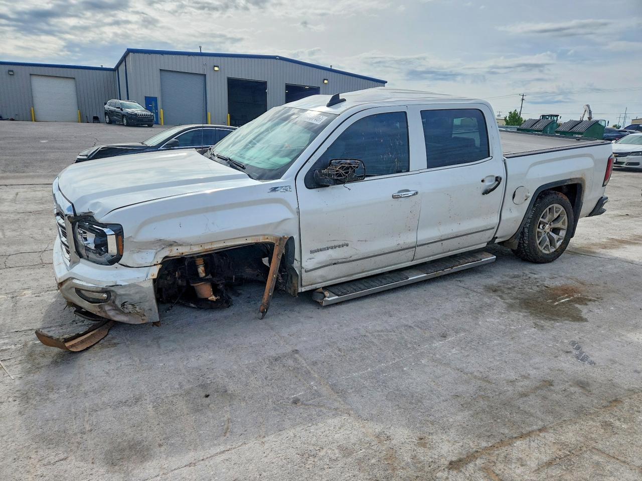 Salvage GMC Sierra Image