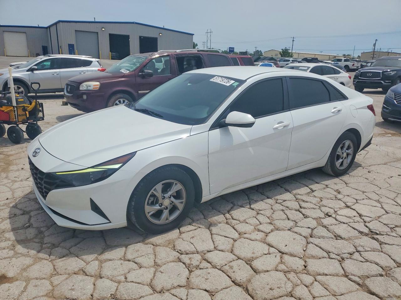 Salvage Hyundai ELANTRA Image