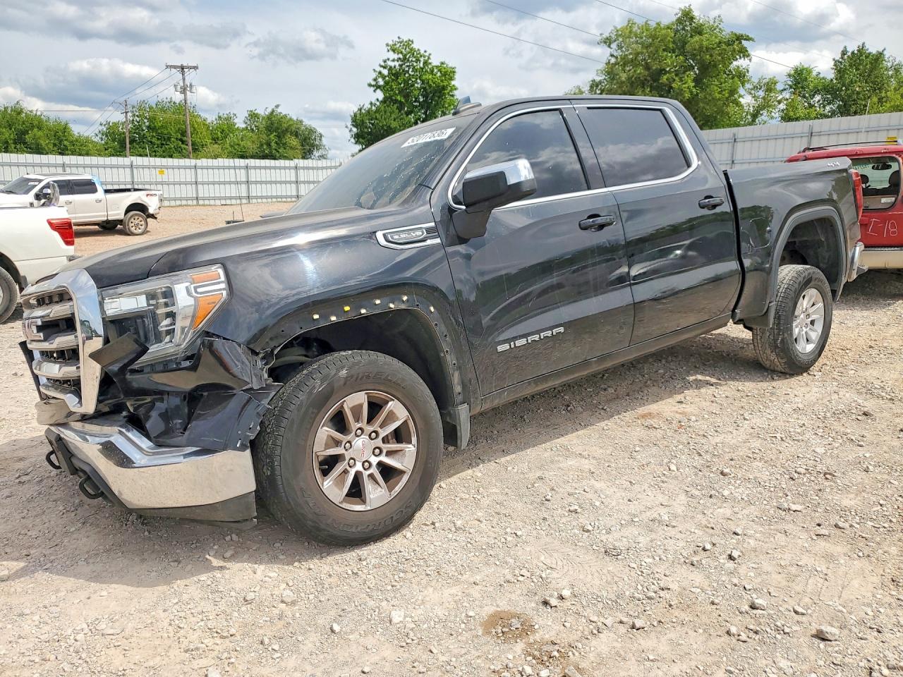 Salvage GMC Sierra Image
