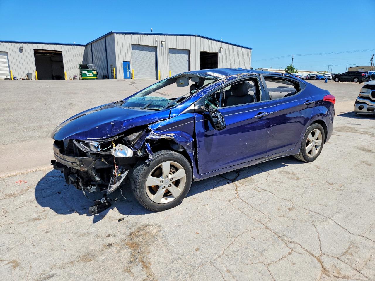 Salvage Hyundai ELANTRA Image