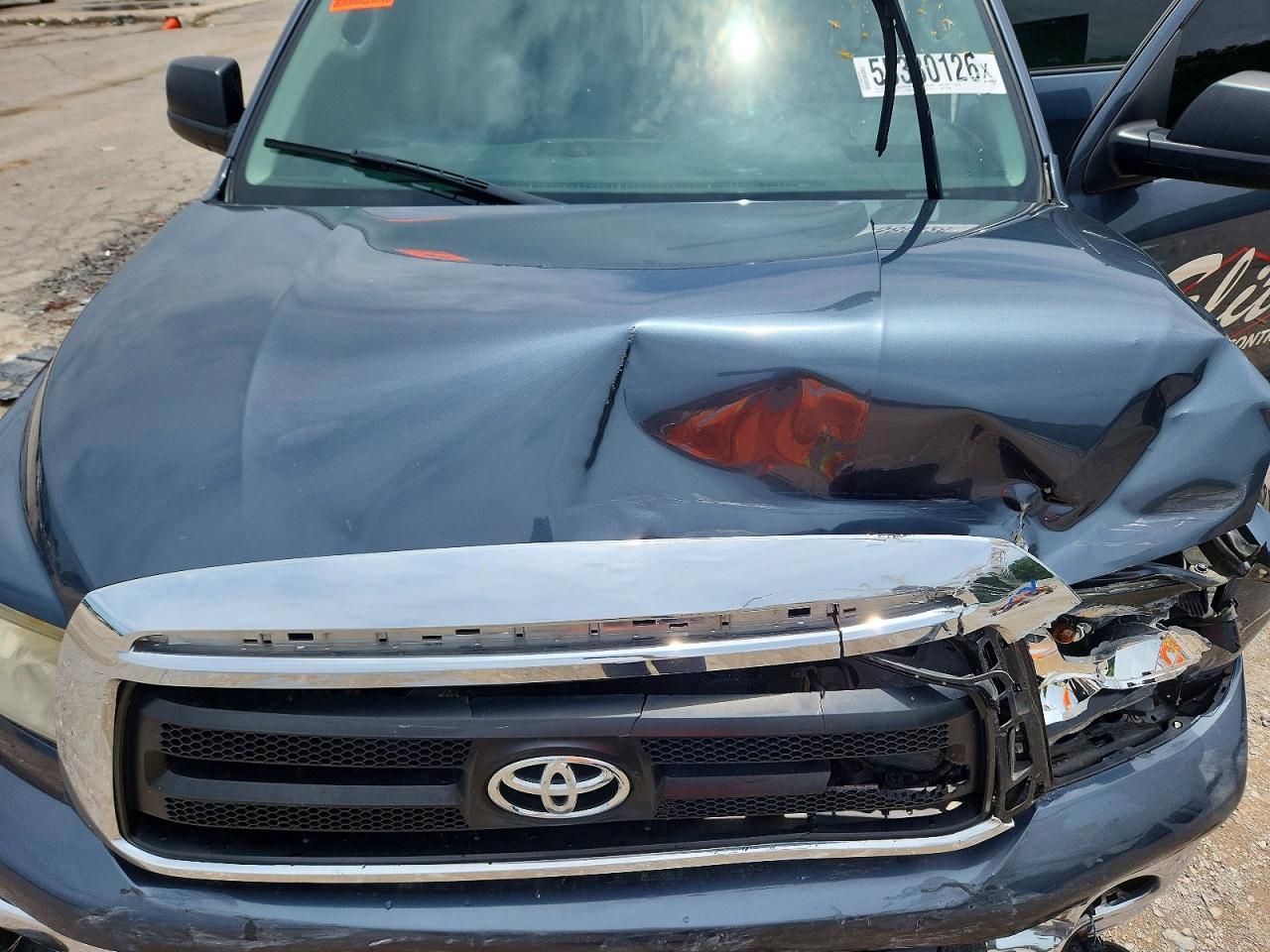 Toyota Tundra Crewmax Sr5