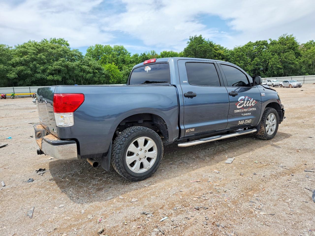 Toyota Tundra Crewmax Sr5