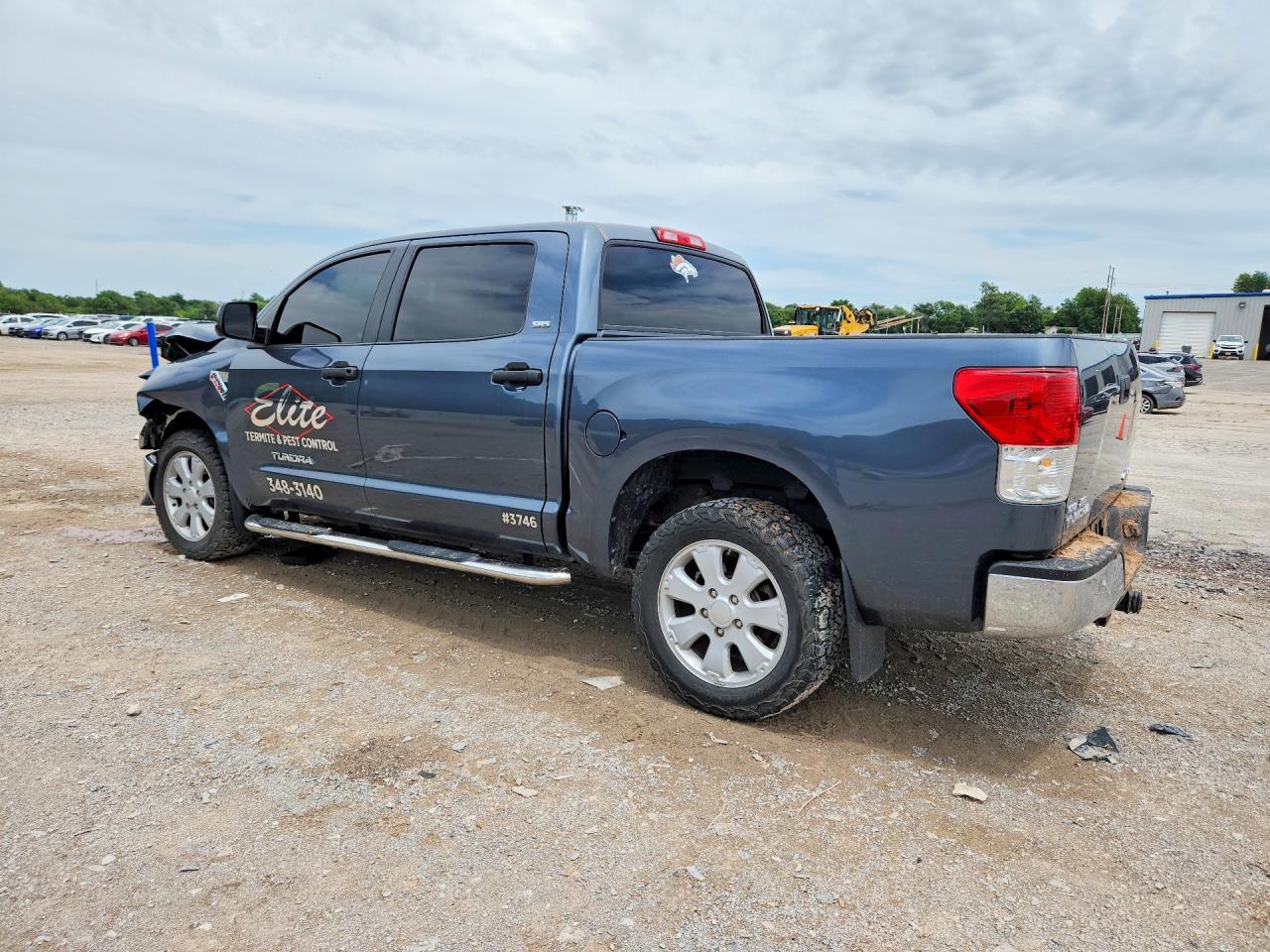 Toyota Tundra Crewmax Sr5