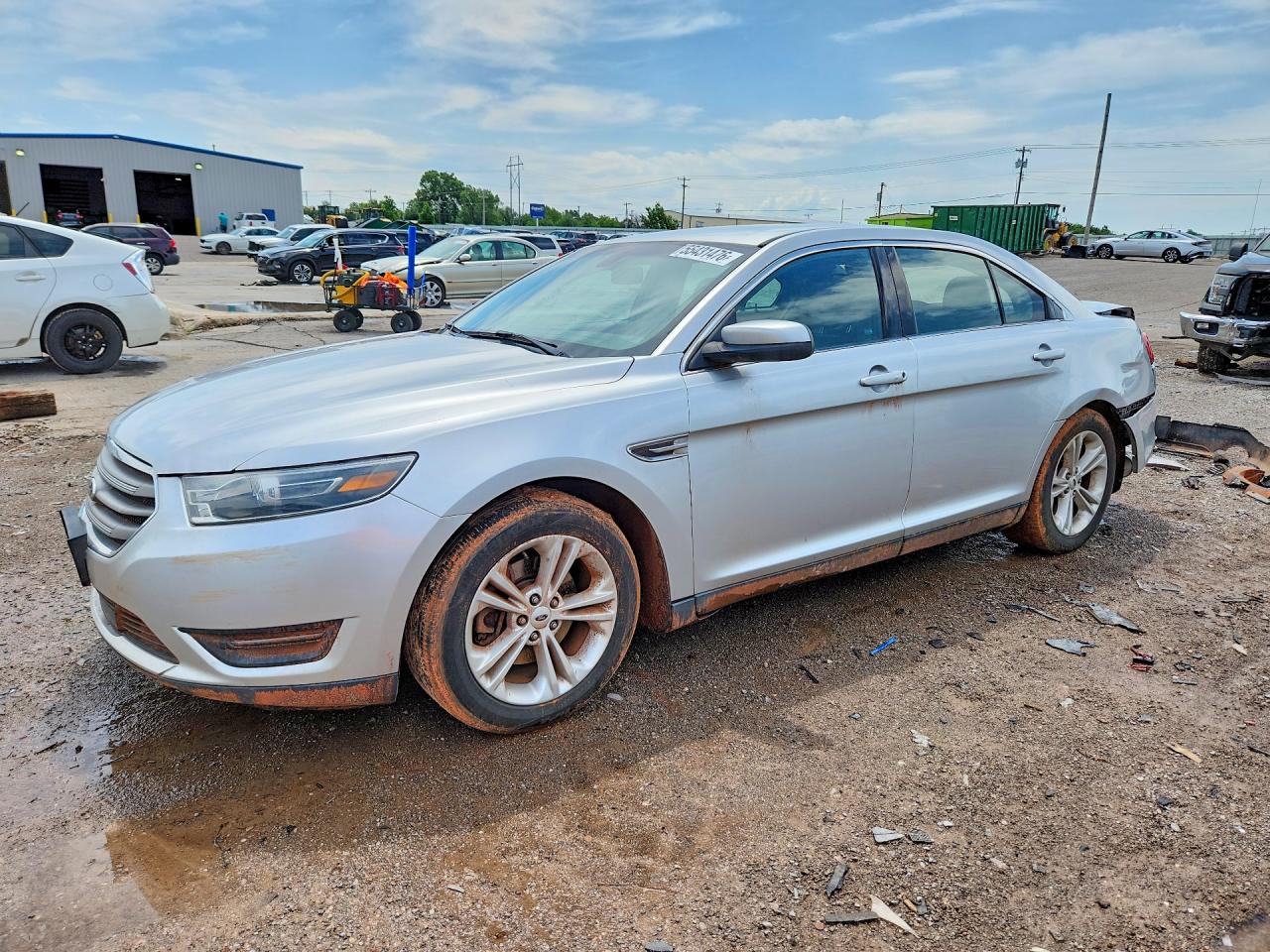 Salvage Ford Taurus Image