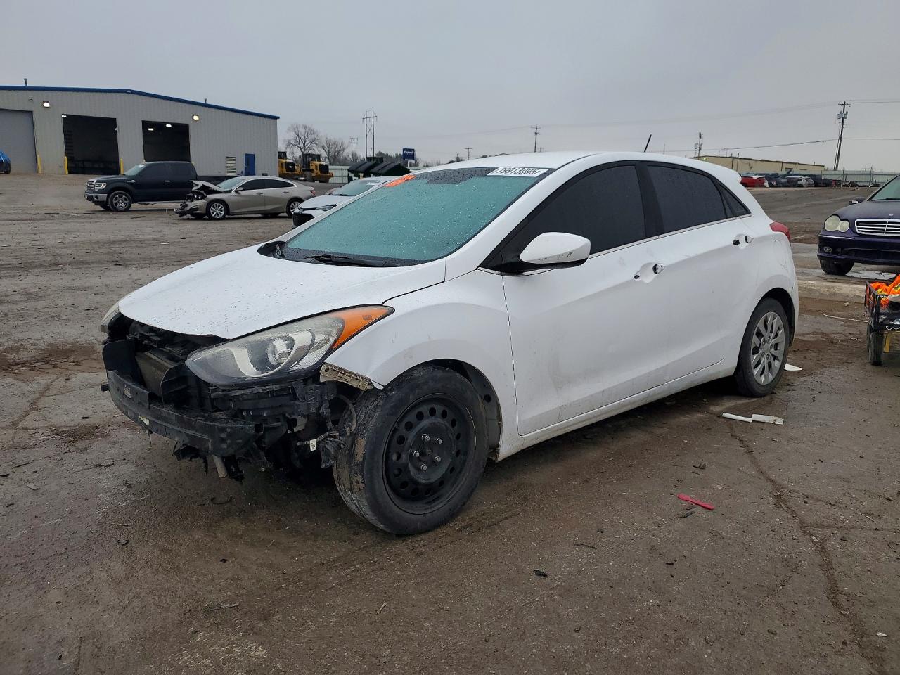 Salvage Hyundai ELANTRA Image