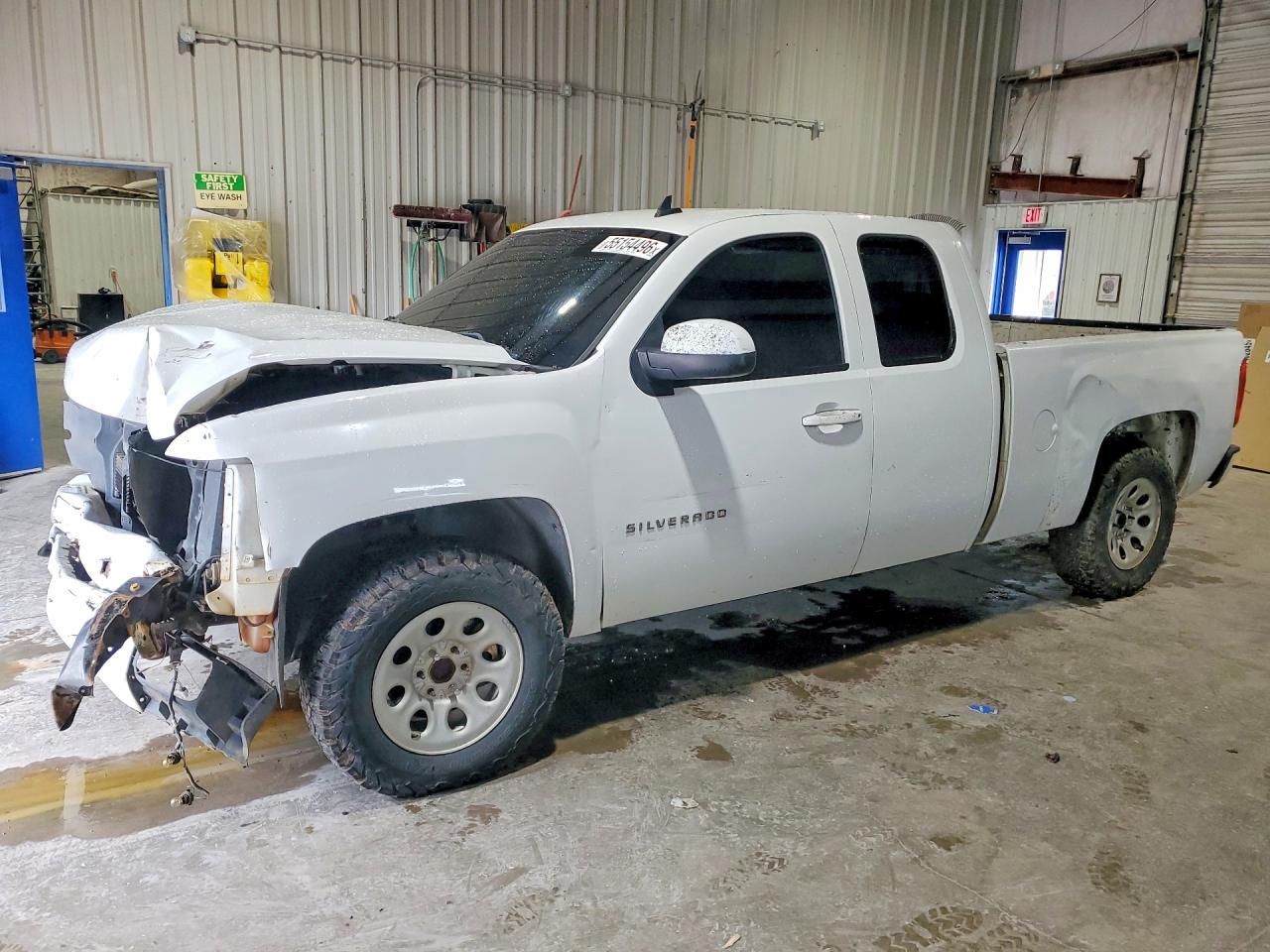 Salvage Chevrolet Silverado Image