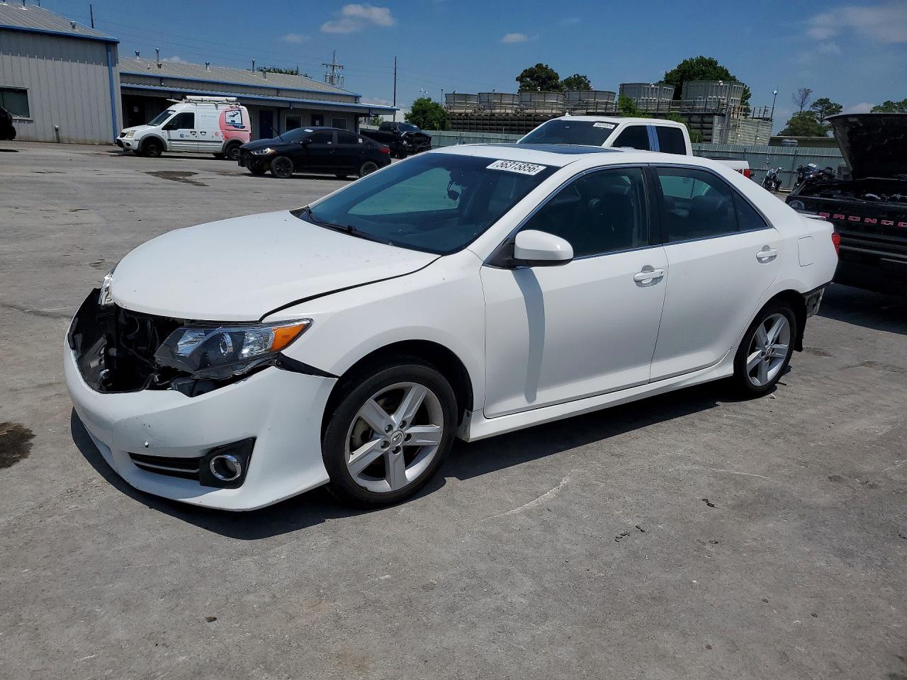 Salvage Toyota Camry Image